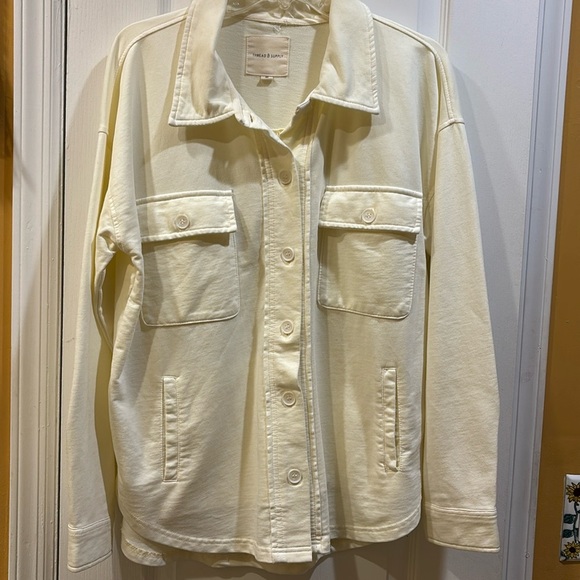 THREAD & SUPPLY BRAND PALE YELLOW SHACKET SIZE MEDIUM COTTON/POLY EXTRA BUTTON - Picture 1 of 6